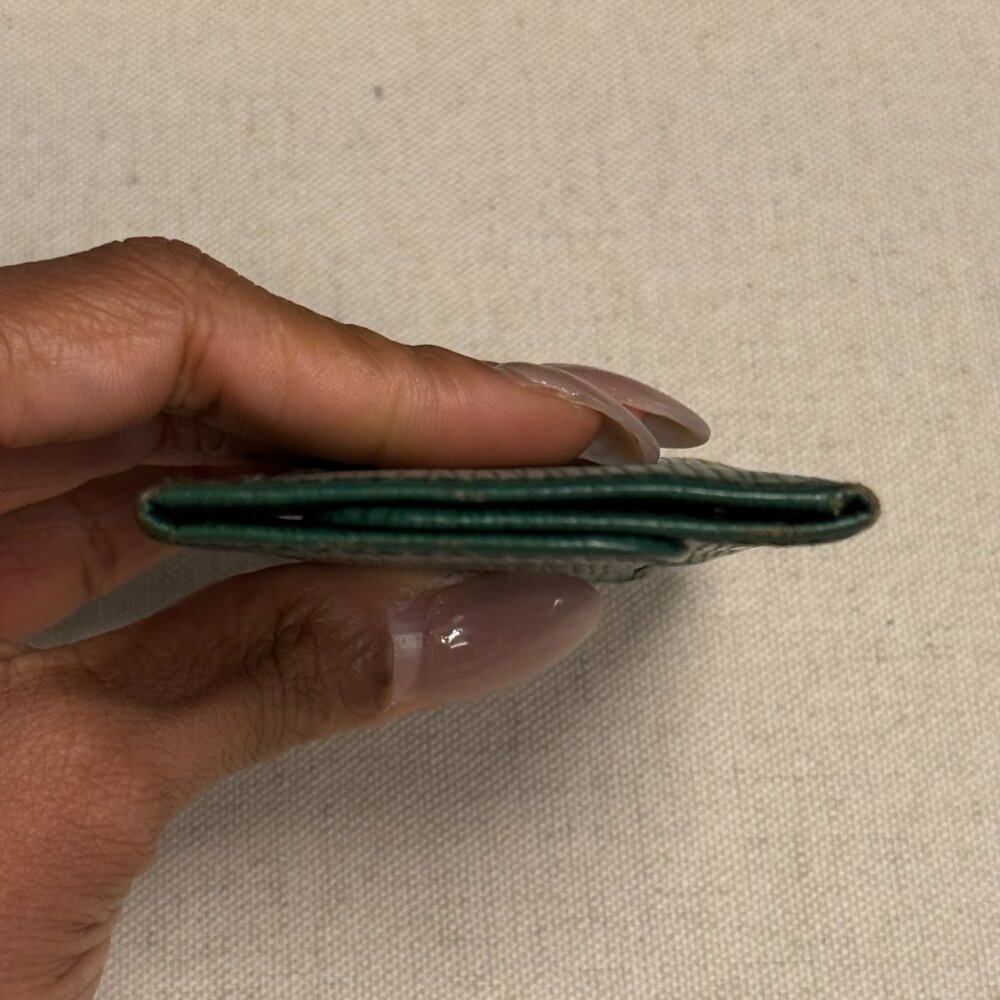 Louis Vuitton Epi 6 Key Holder - Picture 9 of 12